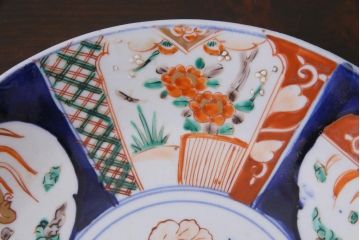 アンティーク雑貨　明治期　色絵　草花文　一尺一寸　鮮やかな色使いが印象的な大皿(和食器)