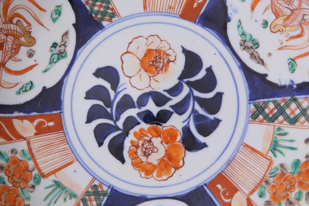 アンティーク雑貨　明治期　色絵　草花文　一尺一寸　鮮やかな色使いが印象的な大皿(和食器)