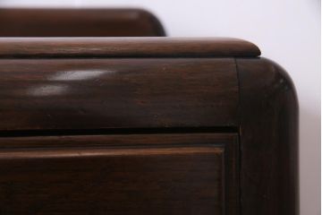 アンティーク家具　イギリスアンティーク　オーク材　格調高い佇まいが目を惹くキャビネット(収納棚、サイドボード)