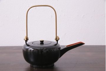 中古　伝統工芸　輪島塗　共箱付き　草花蒔絵　螺鈿　漆器　優雅で気品あふれる屠蘇器(とそき)(定価約70万円)