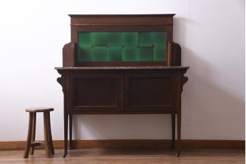 イギリスアンティーク家具　オーク材　重厚な木の味わいのウォッシュスタンド(洗面台、サイドボード、キャビネット)