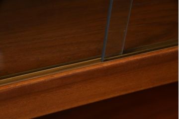 北欧ビンテージ　ヴィンテージ家具　G-PLAN(ジープラン)　チーク材　魅せる収納にぴったりな縦型のキャビネット(収納棚、戸棚)