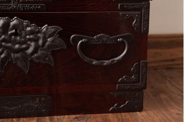 中古　伝統民芸　仙台箪笥　漆塗りの欅と黒金具が迫力ある小箪笥(収納棚、引き出し)