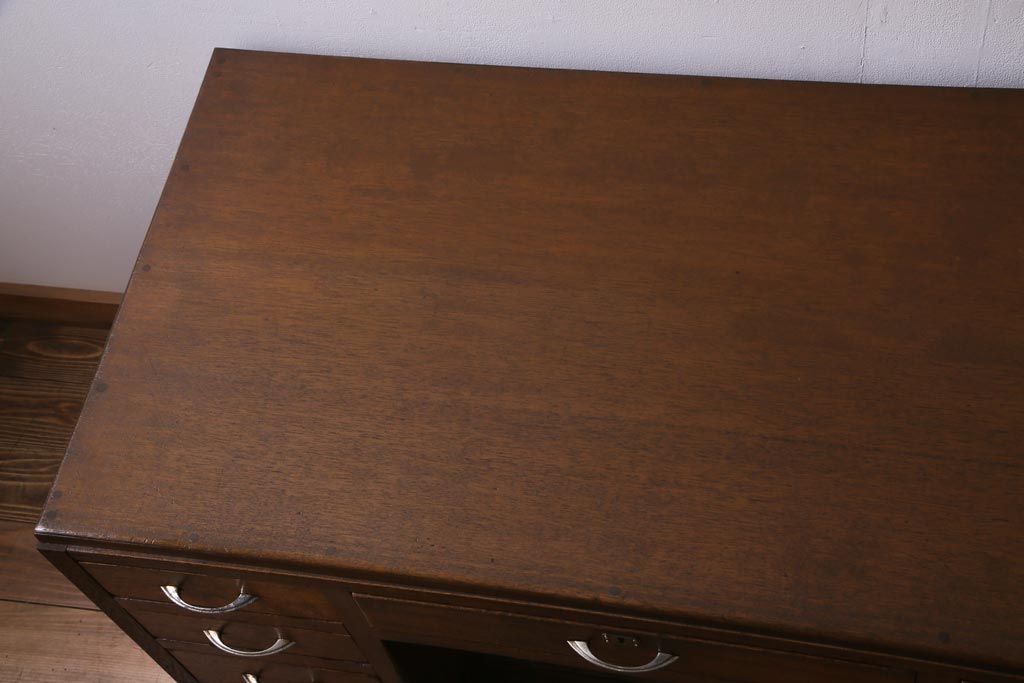 アンティーク家具　昭和レトロ　ラワン材　ワイドサイズの両袖デスク(机、在宅ワーク、在宅用カウンター)