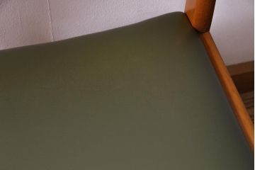 ヴィンテージ家具　北欧ビンテージ　チーク材　ビンテージ感あふれる色合いが魅力的なダイニングチェア(椅子)(1)