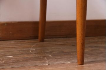 ヴィンテージ家具　北欧ビンテージ　チーク材　ビンテージ感あふれる色合いが魅力的なダイニングチェア(椅子)(1)