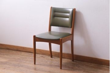ヴィンテージ家具　北欧ビンテージ　チーク材　ビンテージ感あふれる色合いが魅力的なダイニングチェア(椅子)(3)