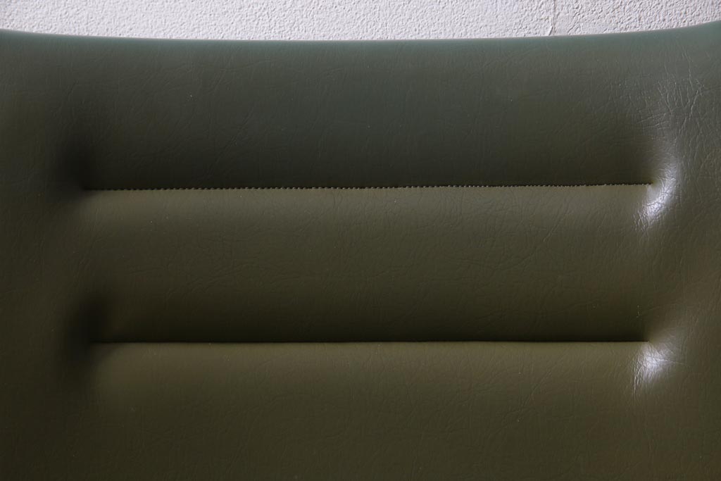 ヴィンテージ家具　北欧ビンテージ　チーク材　ビンテージ感あふれる色合いが魅力的なダイニングチェア(椅子)