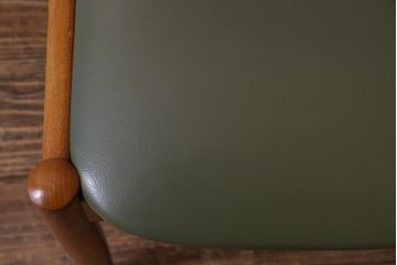 ヴィンテージ家具　北欧ビンテージ　チーク材　ビンテージ感あふれる色合いが魅力的なダイニングチェア(椅子)