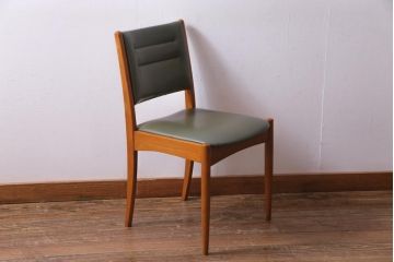 ヴィンテージ家具　北欧ビンテージ　チーク材　ビンテージ感あふれる色合いが魅力的なダイニングチェア(椅子)