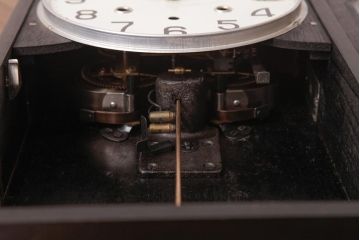 レトロ雑貨　Meiji(明治時計社)　30DAY　手巻き　ガラス窓がおしゃれなゼンマイ式振り子時計(柱時計、掛け時計)