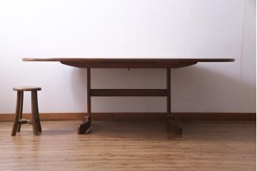 ヴィンテージ家具　G-PLAN(ジープラン) 北欧家具　チーク材　オーバル型のシンプルなエクステンションテーブル(ダイニングテーブル、ビンテージ)