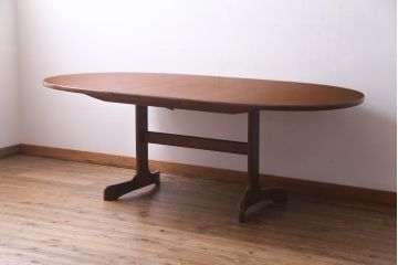 ヴィンテージ家具　G-PLAN(ジープラン) 北欧家具　チーク材　オーバル型のシンプルなエクステンションテーブル(ダイニングテーブル、ビンテージ)