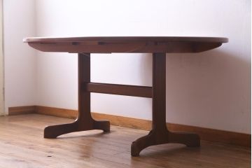 ヴィンテージ家具　G-PLAN(ジープラン) 北欧家具　チーク材　オーバル型のシンプルなエクステンションテーブル(ダイニングテーブル、ビンテージ)