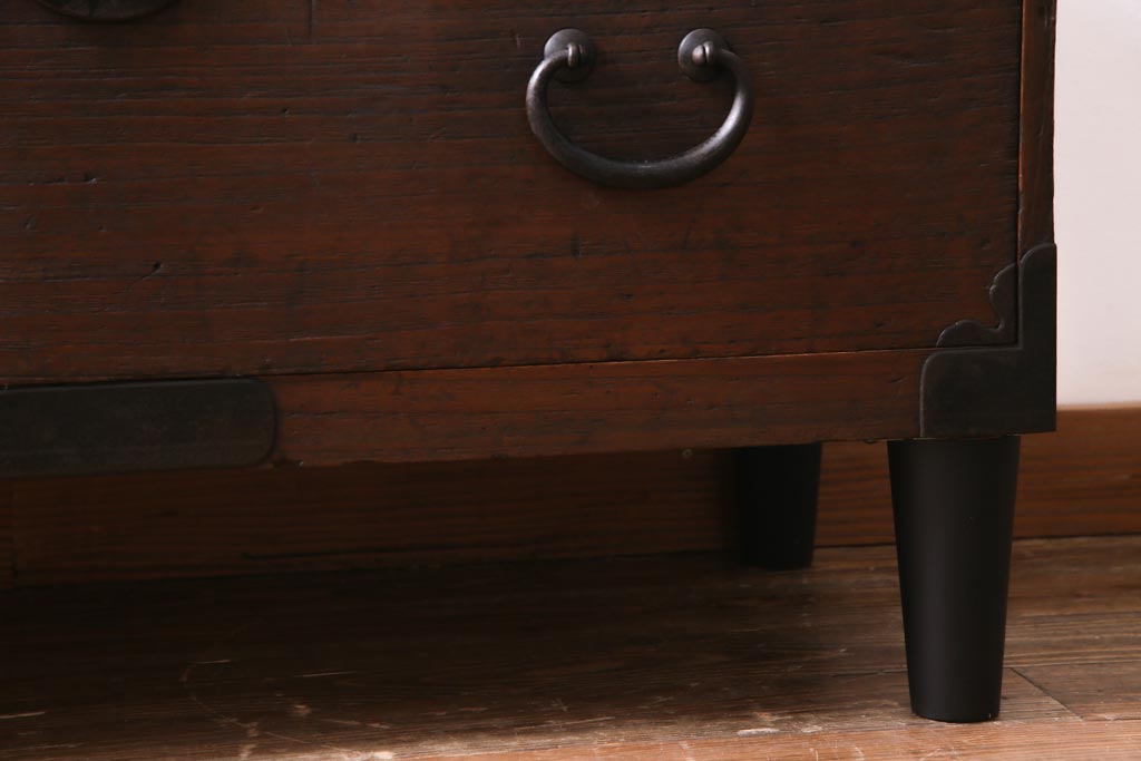 アンティーク家具　ガラス天板　明治期の時代箪笥をリメイクしたセンターテーブル(ローボード、引き出し)