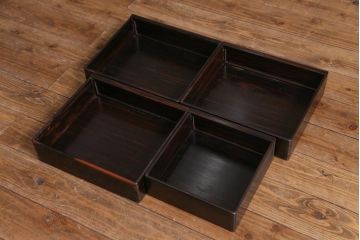 ビンテージ家具　伝統民芸　黒檀材　品格漂う優美な佇まいが魅力の飾り棚(茶棚、戸棚)