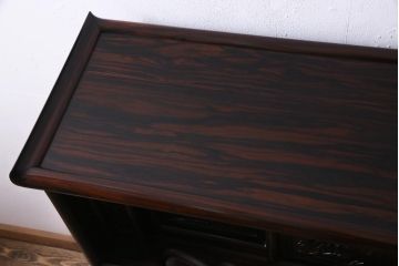 ビンテージ家具　伝統民芸　黒檀材　品格漂う優美な佇まいが魅力の飾り棚(茶棚、戸棚)