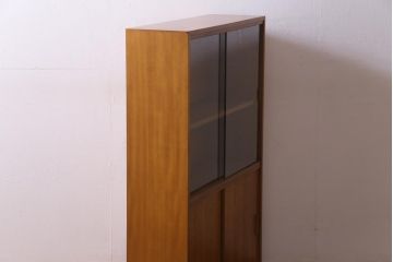 ビンテージ家具　HERBERT E. GIBBS(ハーバート・E・ギブス)　チーク材　シンプルで合わせやすいイギリスヴィンテージのキャビネット(収納棚、飾り棚)