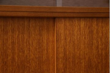 ビンテージ家具　HERBERT E. GIBBS(ハーバート・E・ギブス)　チーク材　シンプルで合わせやすいイギリスヴィンテージのキャビネット(収納棚、飾り棚)