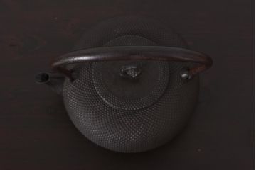 アンティーク雑貨　南部鉄瓶　在銘　秀山　作家物　あられ鉄瓶