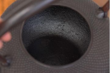 アンティーク雑貨　南部鉄瓶　在銘　秀山　作家物　あられ鉄瓶