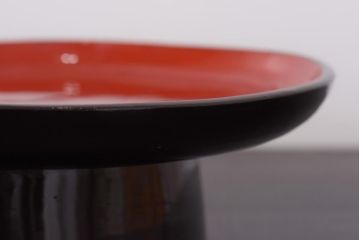 アンティーク雑貨　会津漆器　朱赤の漆塗りが美しい高台付き丸盆(丸膳)(R-036480)