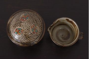 人間国宝　島岡達三　象嵌赤絵　草花文コーヒーセット(カップ&ソーサー、クリーマー、シュガーポット)