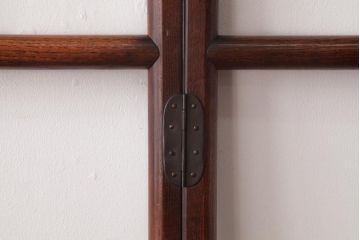 アンティーク家具　和風インテリア　エンジュ材　折り鶴の透かし彫りが魅力的な二つ折り衣桁(着物掛け、ハンガーラック)