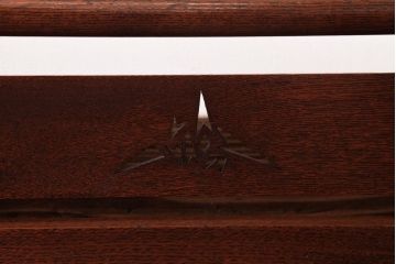 アンティーク家具　和風インテリア　エンジュ材　折り鶴の透かし彫りが魅力的な二つ折り衣桁(着物掛け、ハンガーラック)