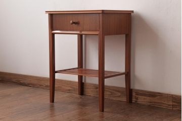 ヴィンテージ家具　北欧ビンテージ家具　Vanson　チーク材　おしゃれなサイドテーブル(飾り台)