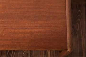 ヴィンテージ家具　北欧ビンテージ　モダンなデザインのネストテーブル(サイドテーブル、カフェテーブル)