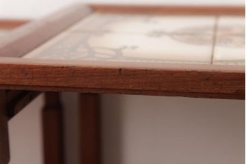 ヴィンテージ家具　北欧家具　デンマークビンテージ　タイルトップのネストテーブル(サイドテーブル、カフェテーブル)