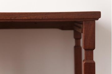 ヴィンテージ家具　北欧家具　デンマークビンテージ　タイルトップのネストテーブル(サイドテーブル、カフェテーブル)
