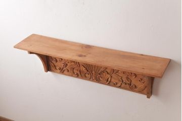 アンティーク家具　フランスアンティーク　クラシカルな彫刻が魅力的なウォールラック(壁掛け棚、吊り棚)