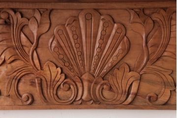 アンティーク家具　フランスアンティーク　クラシカルな彫刻が魅力的なウォールラック(壁掛け棚、吊り棚)