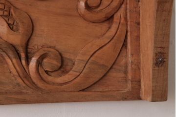 アンティーク家具　フランスアンティーク　クラシカルな彫刻が魅力的なウォールラック(壁掛け棚、吊り棚)