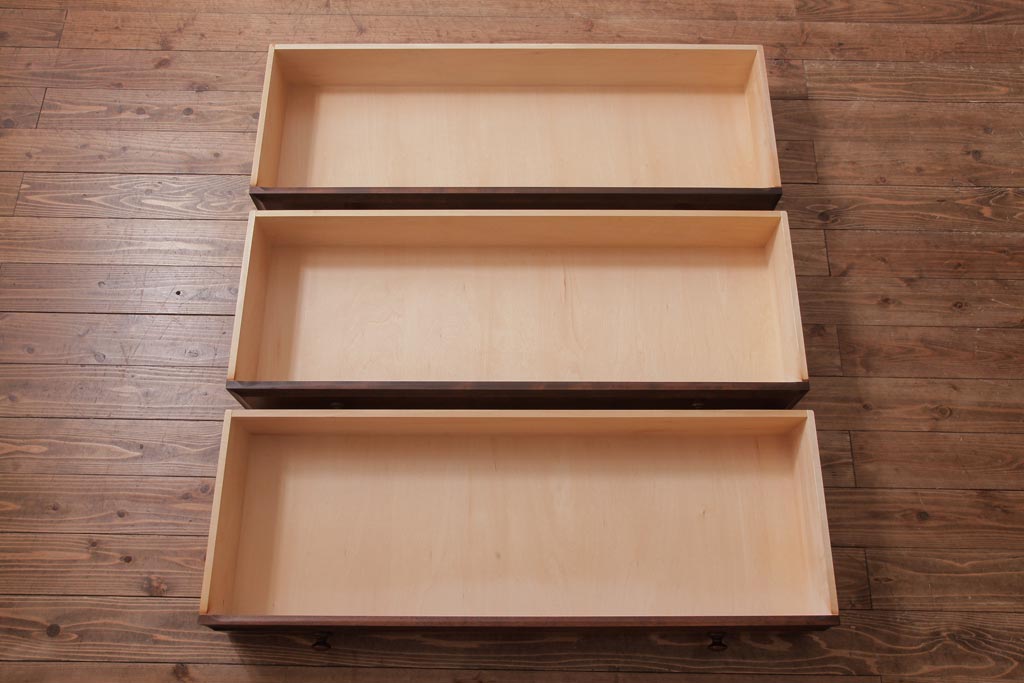 中古　北海道民芸家具　リメイク　シックな雰囲気漂うローチェスト(引き出し、テレビボード)(2)