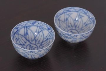 アンティーク雑貨　染付　大正昭和初期の湯呑2客セット(和食器)(R-036518)