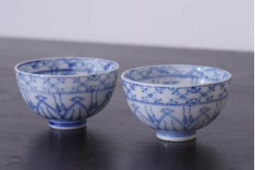アンティーク雑貨　染付　大正昭和初期の湯呑2客セット(和食器)(R-036518)