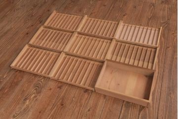 アンティーク雑貨　S印　昭和レトロな佇まいが魅力のミシン糸ケース(収納棚)