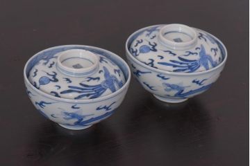 アンティーク雑貨　江戸期　伊万里　鳳凰　蓋付き茶碗2客セット(和食器)(R-036529)