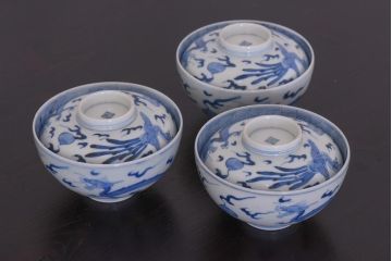 アンティーク雑貨　江戸期　伊万里　鳳凰　蓋付き茶碗3客セット(和食器)(R-036530)