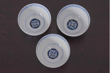 アンティーク雑貨　江戸期　伊万里　鳳凰　蓋付き茶碗3客セット(和食器)(R-036530)