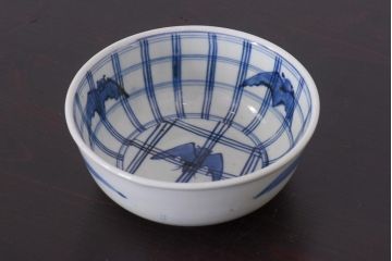 アンティーク雑貨　江戸期　伊万里　コウモリ図柄　深鉢　皿(和食器)(R-036531)