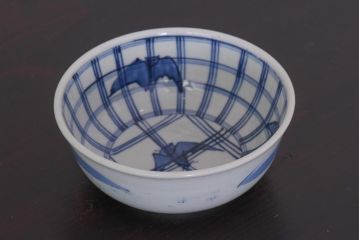 アンティーク雑貨　江戸期　伊万里　コウモリ図柄　深鉢　皿(和食器)(R-036532)