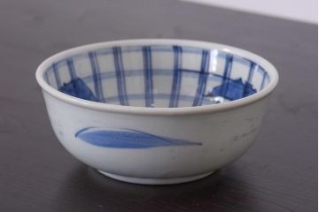 アンティーク雑貨　江戸期　伊万里　コウモリ図柄　深鉢　皿(和食器)(R-036532)