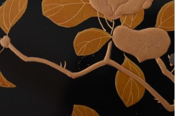 アンティーク雑貨　古民具　外箱付き　椿・梅・水仙の蒔絵が美しい四段重箱(お重)(R-036534)