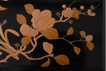 アンティーク雑貨　古民具　外箱付き　椿・梅・水仙の蒔絵が美しい四段重箱(お重)(R-036534)