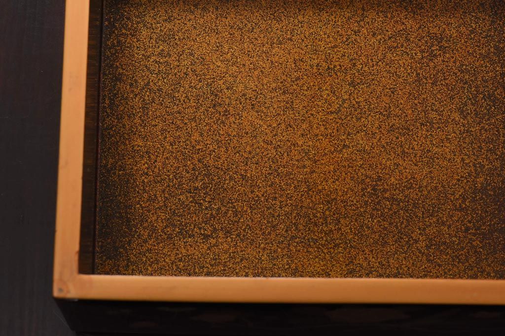 アンティーク雑貨　古民具　外箱付き　椿・梅・水仙の蒔絵が美しい四段重箱(お重)(R-036534)