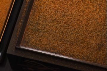 アンティーク雑貨　古民具　外箱付き　椿・梅・水仙の蒔絵が美しい四段重箱(お重)(R-036534)